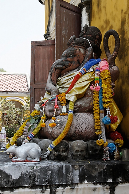 Prasat Nakhon Luang-024